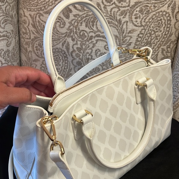 Like NEW Vera Bradley Emma Satchel in Ikat Diamonds Oyster all Genuine Leather - Picture 4 of 12